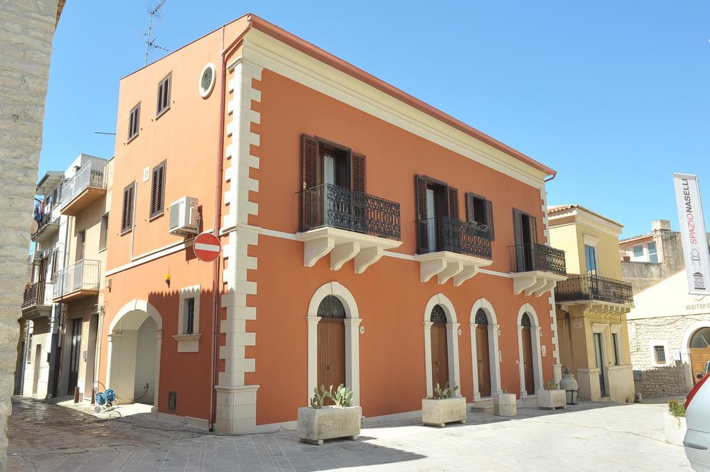 קומיסו B&B Al Teatro חדר תמונה